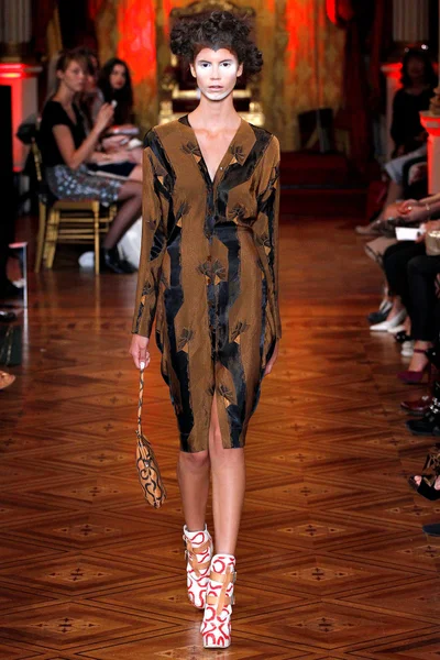 Look 7